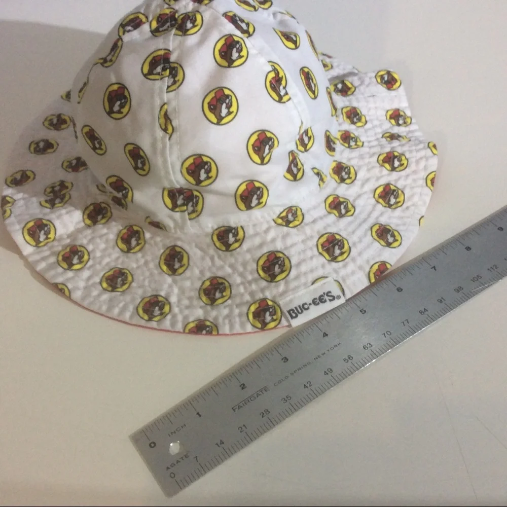 Buc-ee's Sz Toddler Bucket Hat Buccees Beaver Logo Red Kids Summer w/ Chin Strap